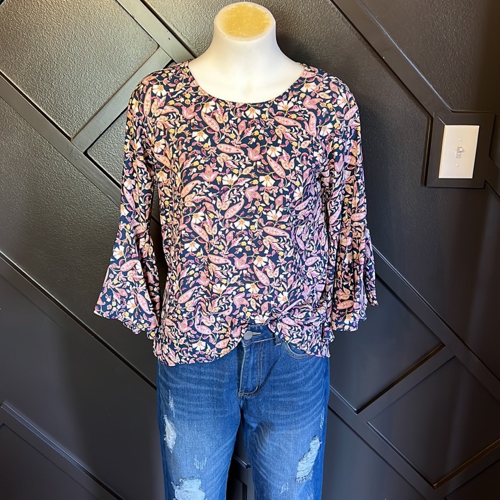 LC LAUREN CONRAD Bell Sleeve Print Top Size Small - Picture 11 of 11